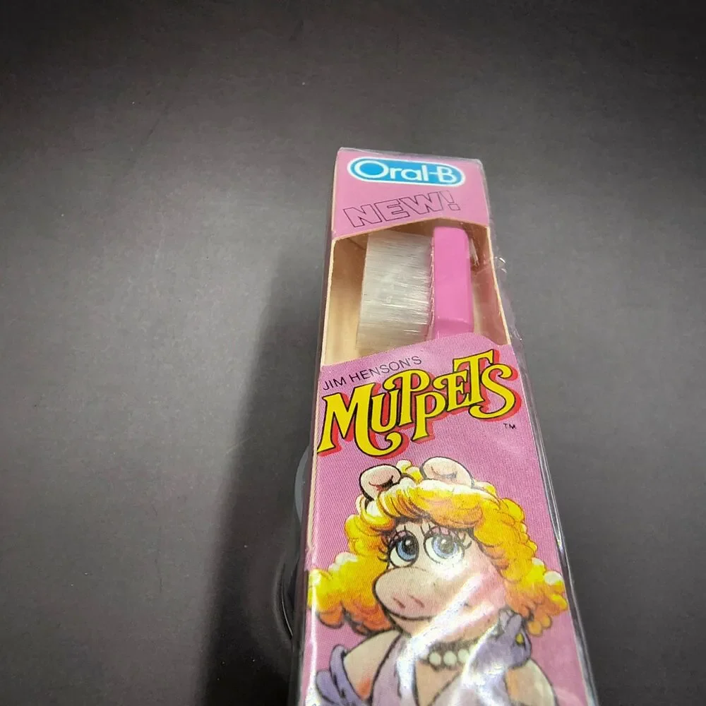 Muppets Miss Piggy Vintage 1984 Oral B Toothbrush New In Box Pink